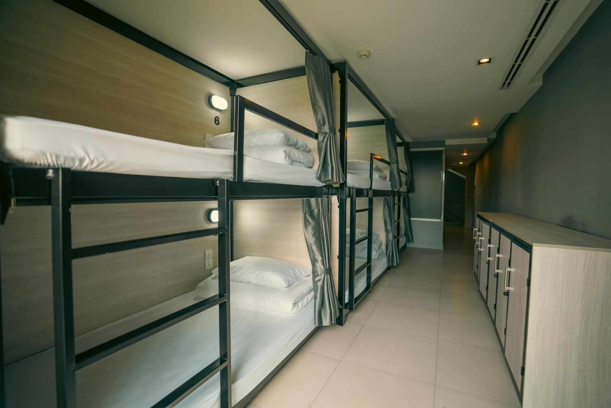 A Pousada Mad Monkey Phuket Patong Exterior foto
